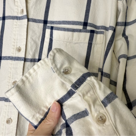 Universal Thread oversized fit navy blue plaid flannel 100% cotton shirt xl - Picture 5 of 10